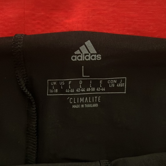 Grey with red trim golf/tennis skort - Picture 2 of 3